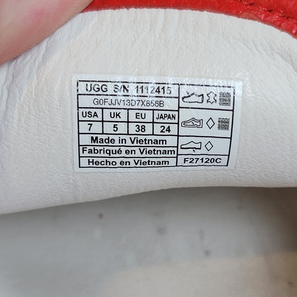 UGG Women's Lava Flow Red Chayze Slip-On Sneakers Size 7 - Picture 10 of 10